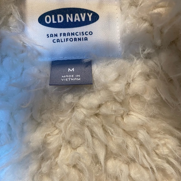 Old Navy Women's Fur trim vest size Medium - Picture 5 of 8